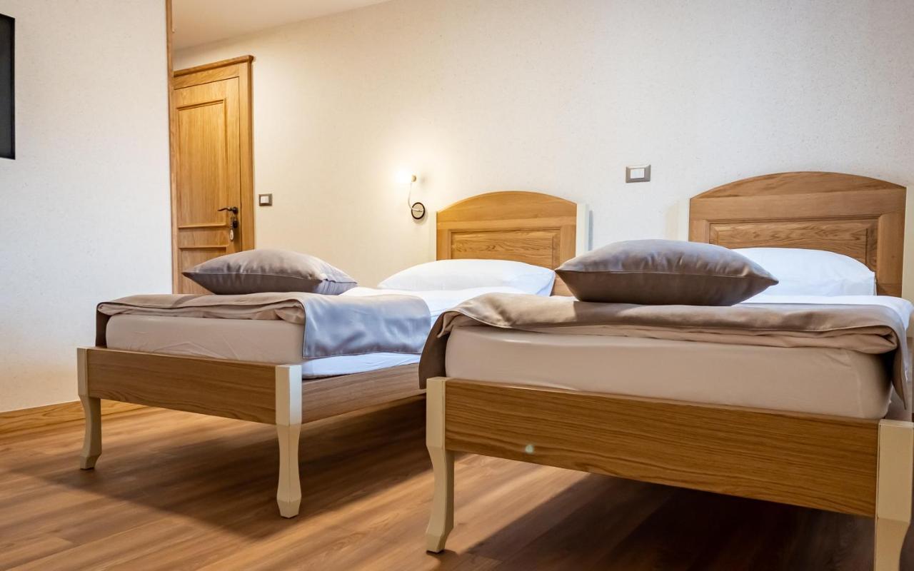 Guest House Pri Cesarju كامنيك المظهر الخارجي الصورة